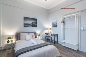 Tranquil Double Room - Next to Bus Station & Park & Chinatown - Shared Bathroom, Sydney